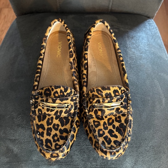 NWOT Vionic Leopard Print Calf Hair Loafers Size 7 M - Picture 6 of 7